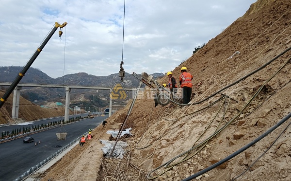 高速公路邊坡防護(hù)工程施工