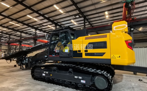 頂錘式高舉鉆機(jī)和潛孔式的區(qū)別