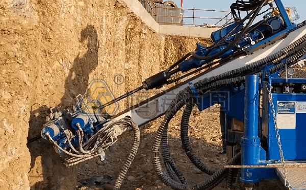 自鉆式錨桿施工現(xiàn)場(chǎng)